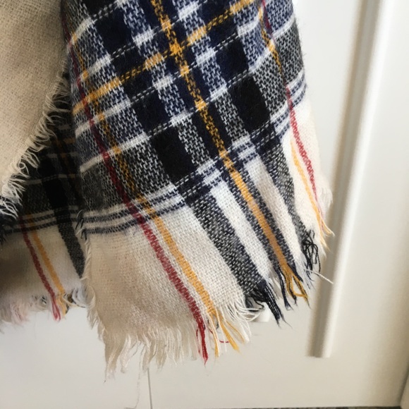 Plaid Blanket Scarf - Picture 2 of 3